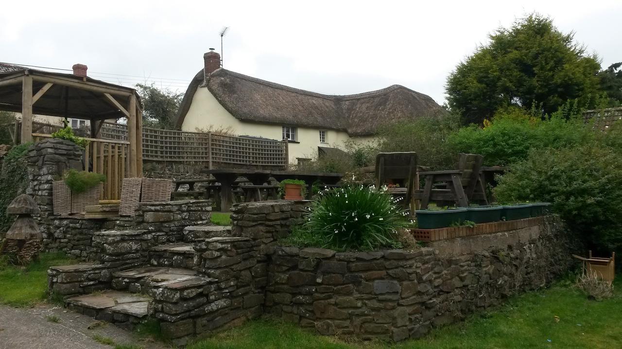 Duke Of York Hotel Dolton Esterno foto