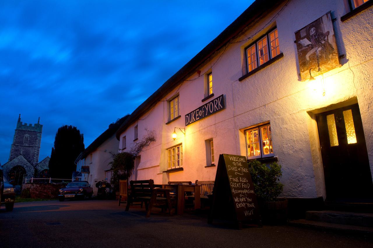 Duke Of York Hotel Dolton Esterno foto